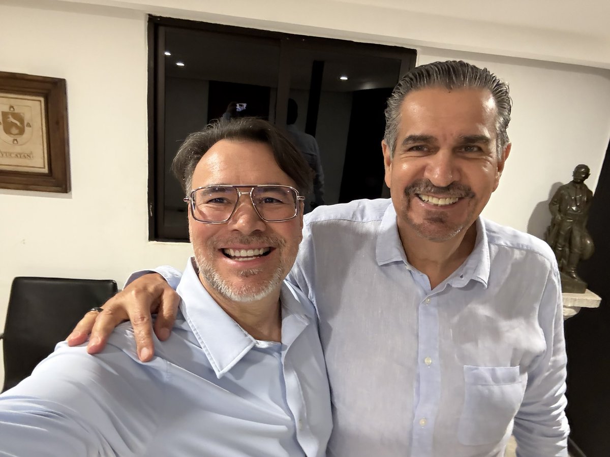 Un gusto contar cada semana en <a href="/LaRevistaP/">LaRevista</a> con un analista de la talla de mi amigo <a href="/Berrueto/">Federico Berrueto</a> .
Un referente nacional en el análisis político, cuya mirada crítica y profunda enriquece el debate público y aporta contexto en tiempos de grandes transformaciones para México.