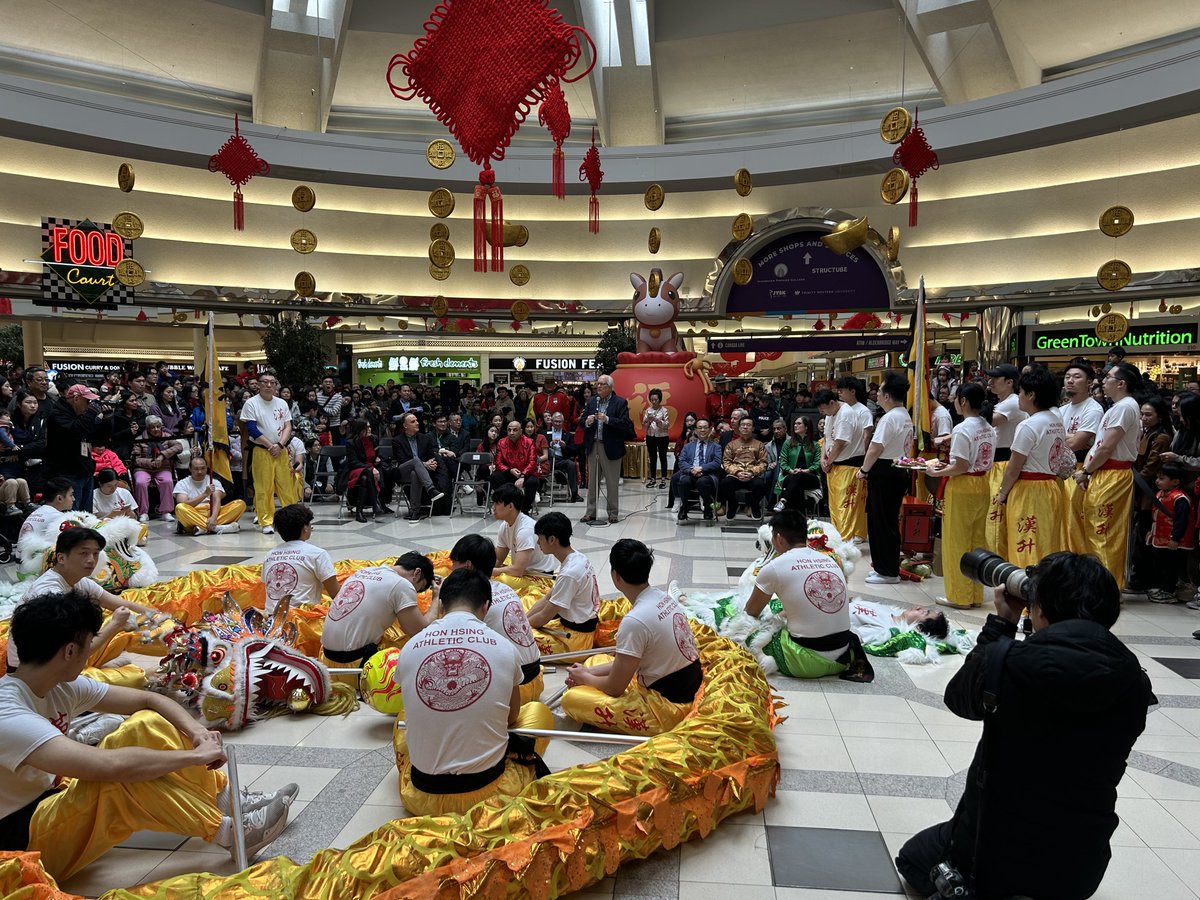 Drawable tweet media