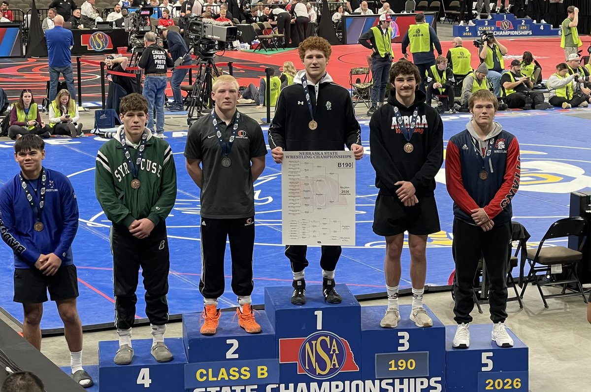 Aurora is coming home with two bronze 🥉 state medalists! Svoboda -132 and Jacobsen - 190! Way to go boys! 🤼