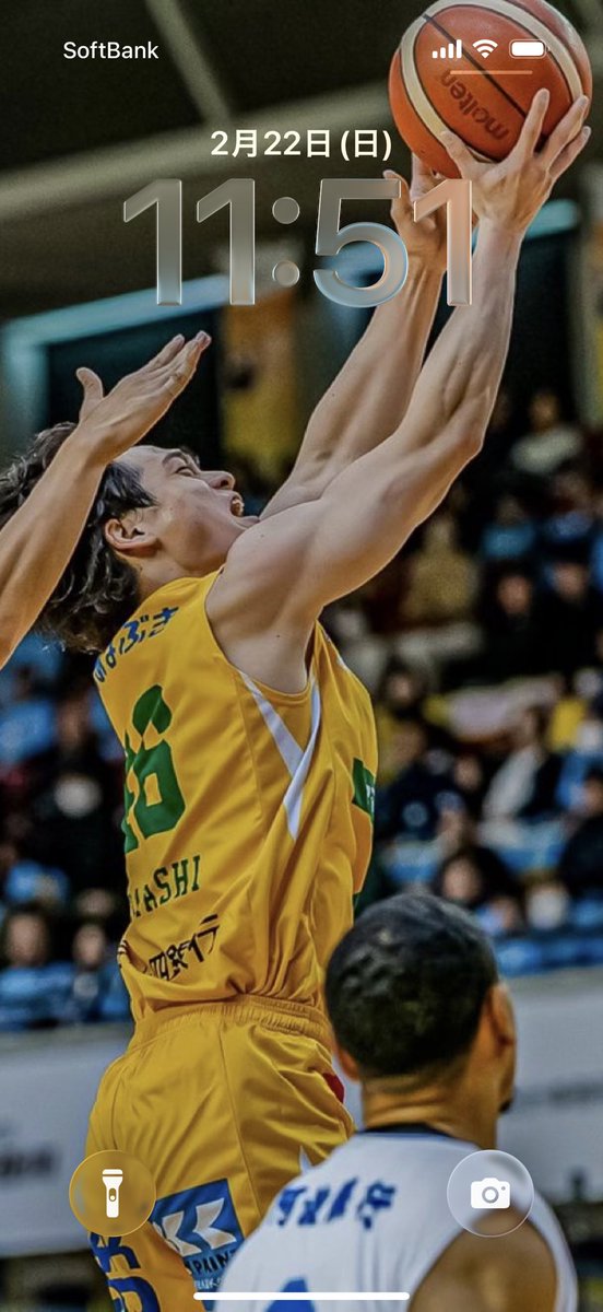 9番の男 tweet media