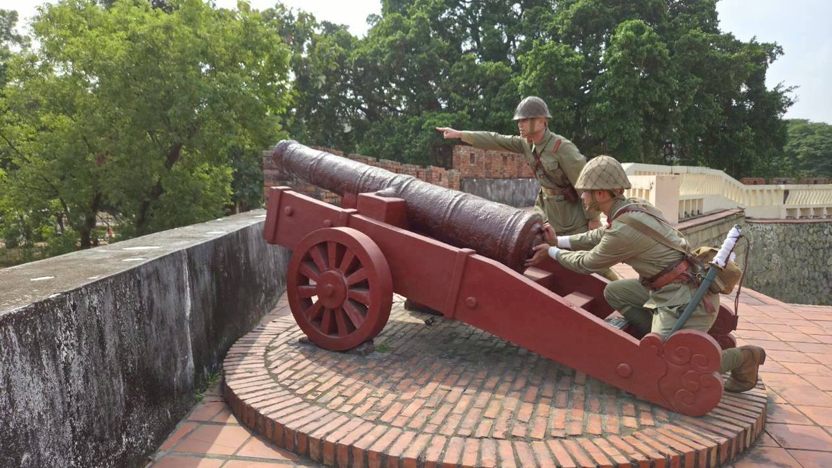 日本陸軍 夏昭五式の曹長と昭五式防暑服の少尉 戦場での食事風景
