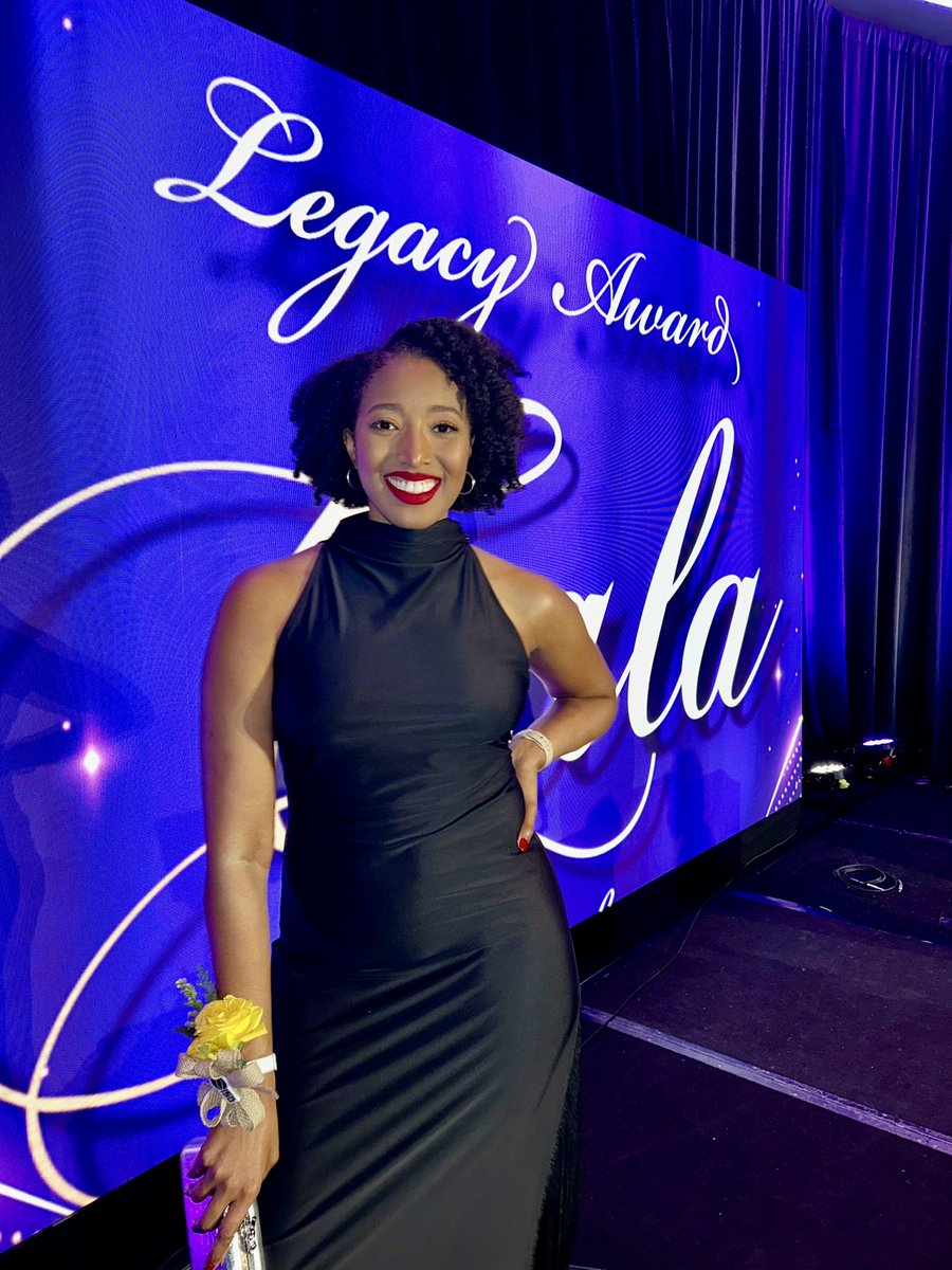KarysBelger's tweet photo. I pray I’m a Black woman and an HBCU grad in every lifetime. 🩵🤍
I had the best time emceeing the UNCF Legacy Gala on Friday. There’s nothing like the warm embrace of fellow HBCU grads. Our institutions are sacred — and vital. #UNCF #HBCU #HBCUPride #BlackExcellence #HBCUAlumni https://t.co/m23RgI7vnk