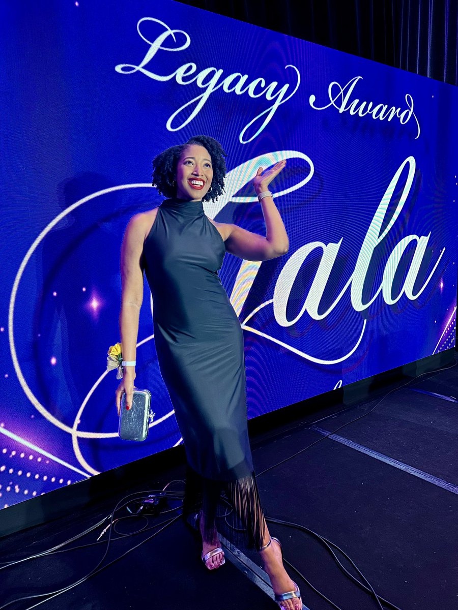 KarysBelger's tweet photo. I pray I’m a Black woman and an HBCU grad in every lifetime. 🩵🤍
I had the best time emceeing the UNCF Legacy Gala on Friday. There’s nothing like the warm embrace of fellow HBCU grads. Our institutions are sacred — and vital. #UNCF #HBCU #HBCUPride #BlackExcellence #HBCUAlumni https://t.co/m23RgI7vnk
