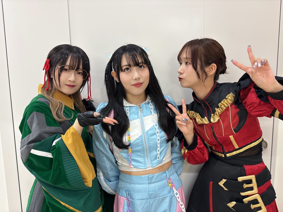 帯と烈賀、中村さんそちゃんのバックDJしたよ〜🎧 れっかちゃんは人見知りなので緊張してたね… てまちのDJもかっこよかったね！！ #雫來叉手毬 ...