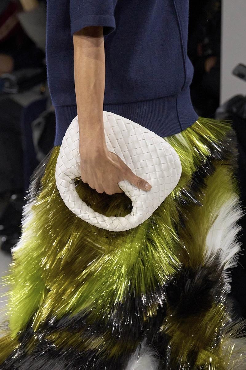 ボッテガ・ヴェネタ」が“ヴェネタ”を再構築した新作バッグを発売 10色