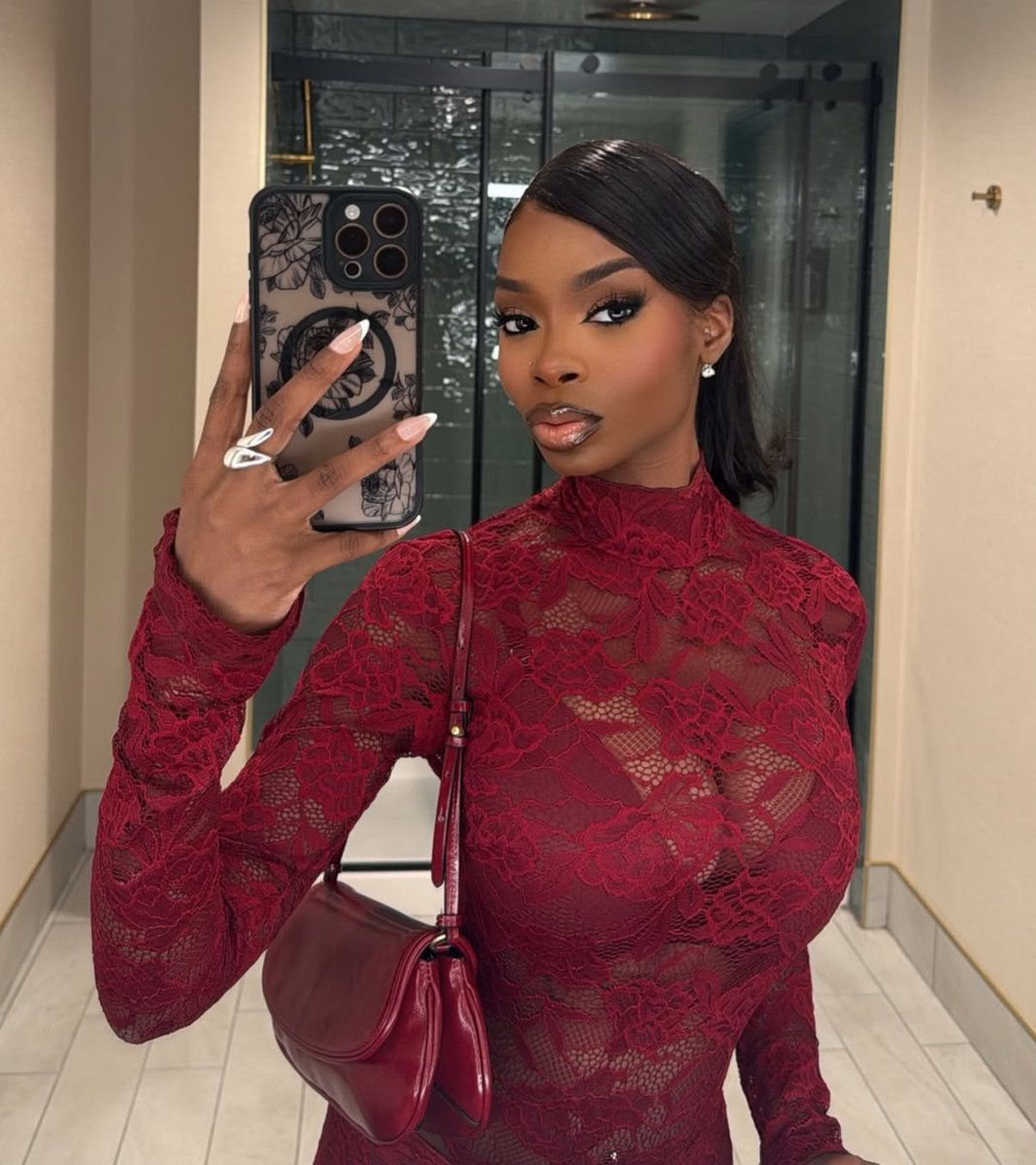 Naomi 🖤 tweet media