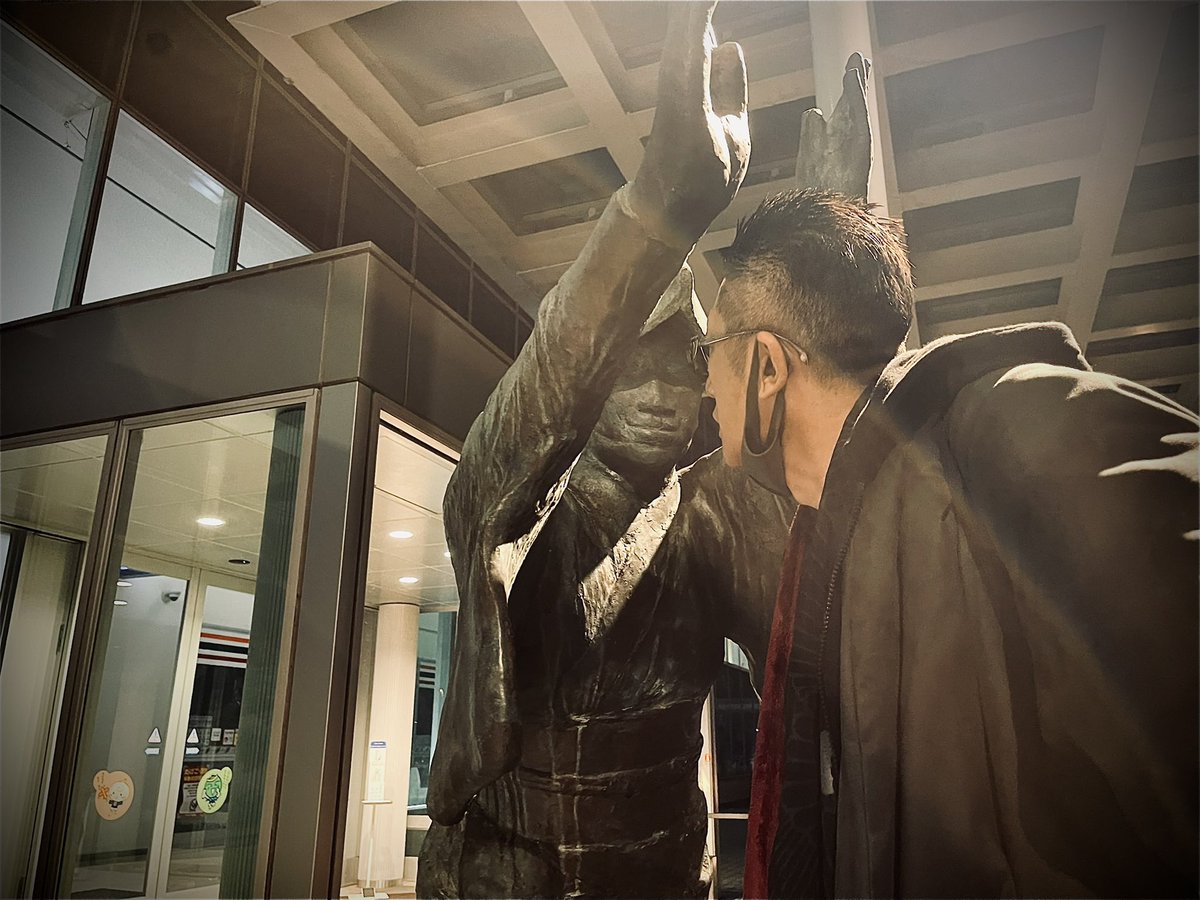 Imploded O. tweet media