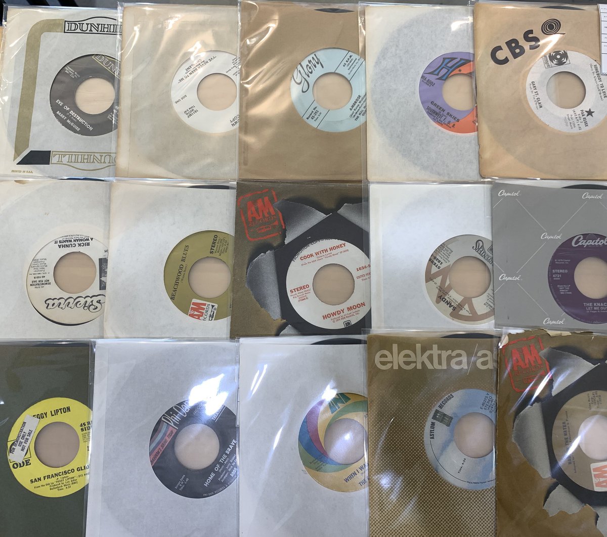 レコードコレクション - 洋楽 新入荷】 洋楽の7インチレコードを追加しました。 ロックからSSW