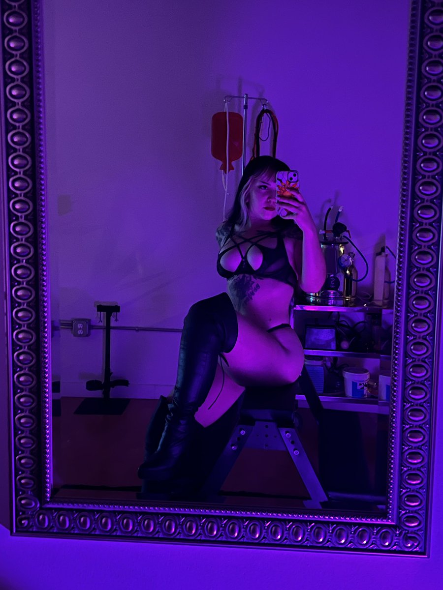 Mistress Celene tweet media