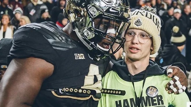 Roccoinvests's tweet photo. @BleacherReport In heaven with Tyler Trent now. #RIP4 https://t.co/zgvePl7t8a