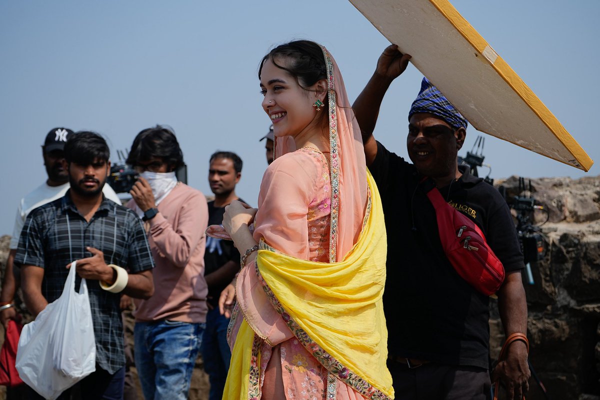 Lights camera action 📸 

.
#shkh #rishitakothari #seher #SeherHoneKoHai #colorstv