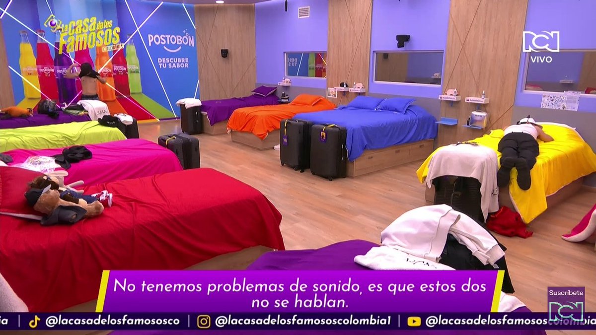 Esto me supera

Juanse vistiendose 

Valentino llorando 

Y el de los títulos cagado de risa poniendo eso 

#LaCasaDeLosFamososCol3