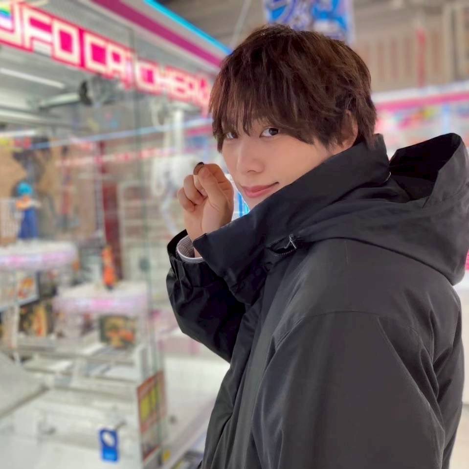 🎭 LEO

僕達の第一歩が明日2/23についにスタート。
みんなに会えるのが楽しみ⚡️

#VOLTEQ #볼텍 #ヴォルテック #LEO #레오 #KStageO #Seoul_of_Tokyo #KPOP #新大久保 #신오쿠보 #보이그룹
<a href="/KStage_O/">K-Stage O!【新大久保最大級ライブホール】</a>