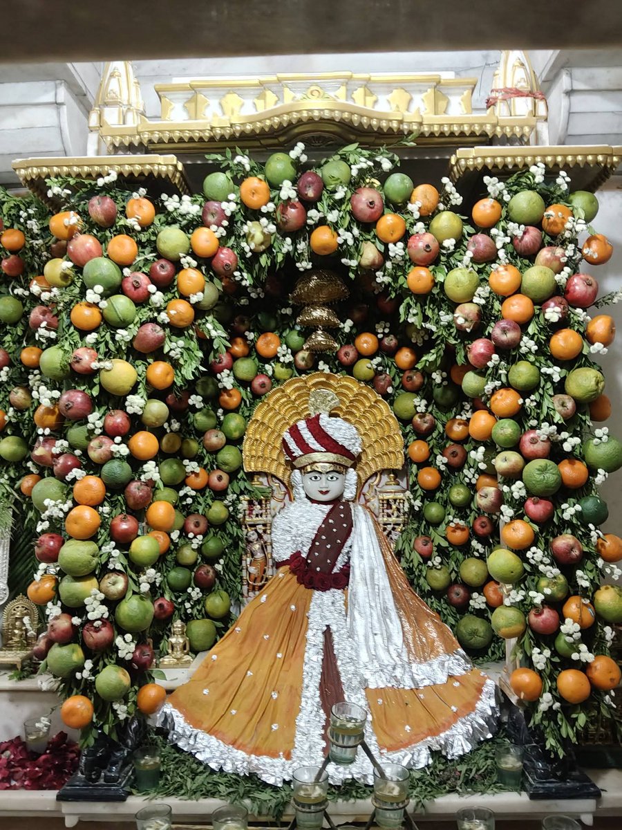 💫 राजाओं के राजा, देवों के देव तीर्थंकर भगवान ✨
श्री सहस्त्रफणा पार्श्वनाथ भगवान  🪄

तलिया पोल अहमदाबाद 
जिनालय की 450वीं वर्षगांठ 😊