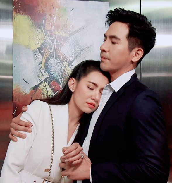 BuDDlejaceaeYK's tweet photo. เบื้องหน้า&amp; เบื้องหลัง  ร้อยเล่ห์มารยา 
หนังคนละม้วนเลยจ้ะ 😄🎭 https://t.co/2dEWKo3Hnm