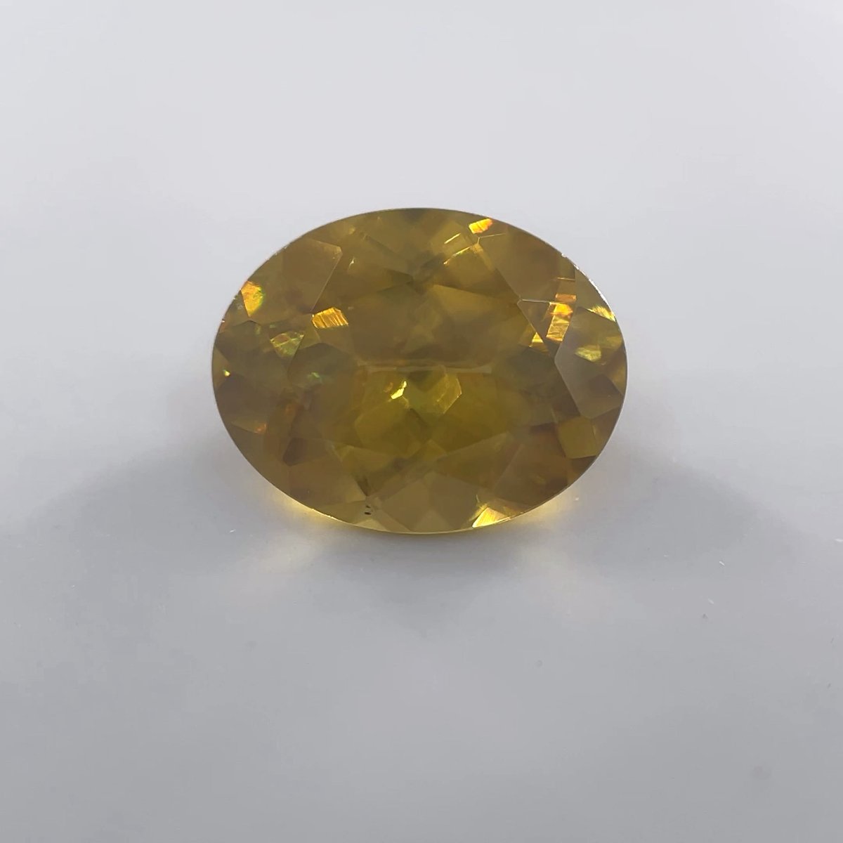 DelmiglioreJ's tweet image. 【501320】
スフェーンルース　2.87ct
10.1×8.0mm

#スフェーン #sphene 
#カピルのお店デルミリオーレ