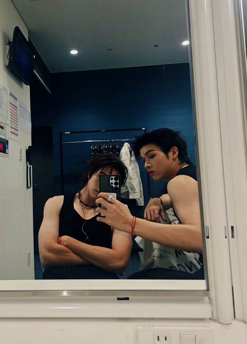 EXCUSE ME WHAT THE FVCK

#skynani #สกายนานิ