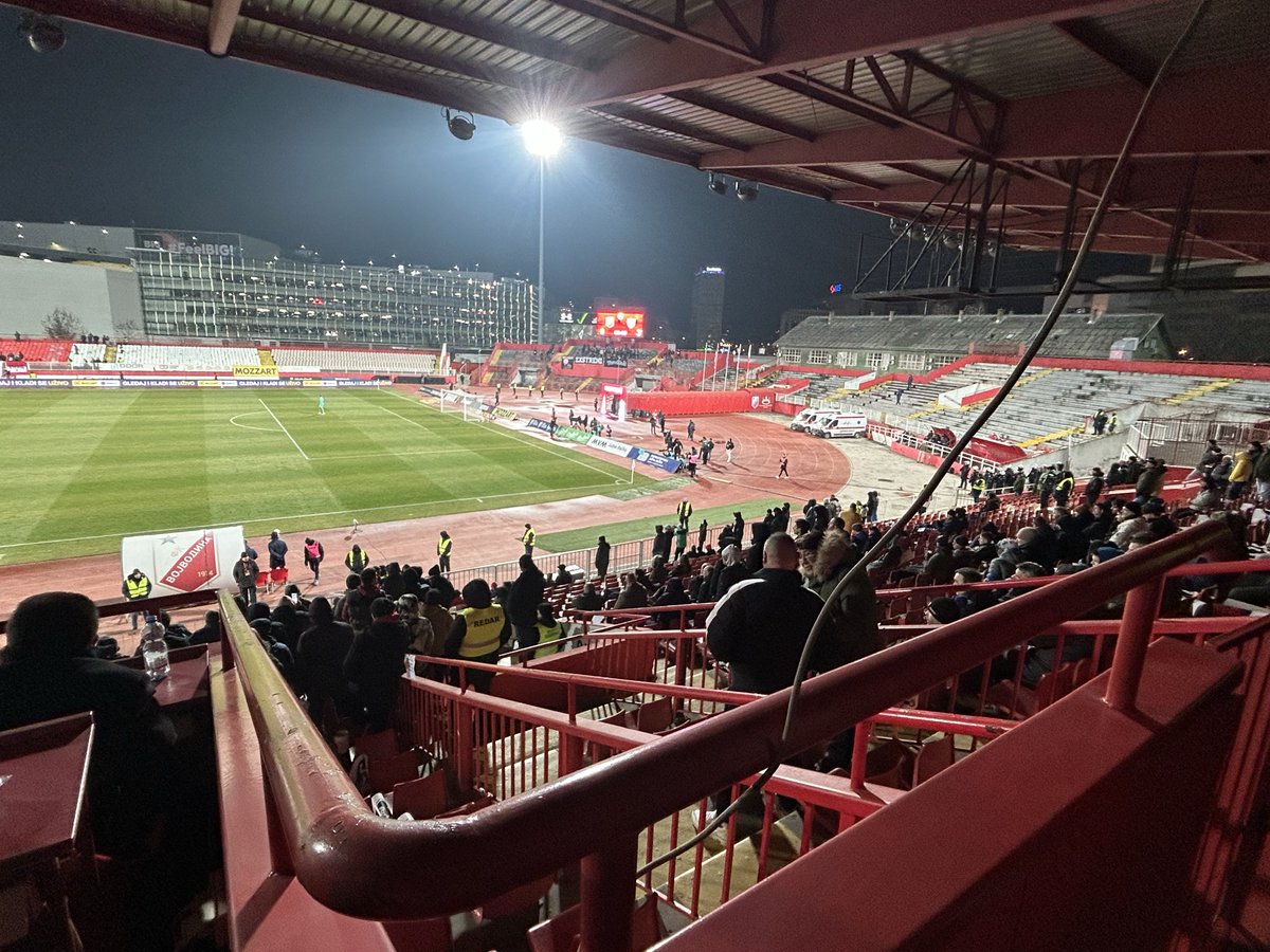 Die Forderung auf dem Spruchband an der Gegengerade im  Stadion Karađorđe kann ich nicht unterschreiben. Novi Sad bracht viel, aber sicher KEIN neues Stadion!
FK Vojvodina - FK Novi Pazar 0:3
In der Super liga Srbije 🇷🇸 
vor über 100 Fussballtouristen aus DE - gestört