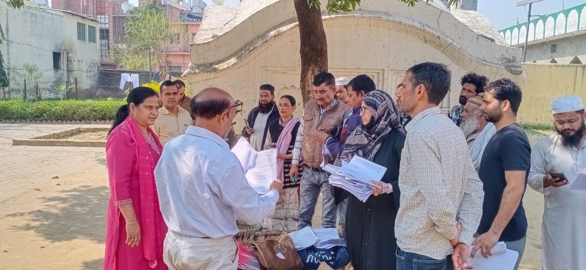 deo_amroha's tweet photo. दिनांक 22-02-2026 को आयोजित विशेष अभियान के दृष्टिगत उप जिला निर्वाचन अधिकारी, अमरोहा के द्वारा 41 अमरोहा वि0स0क्षे0 के बूथ सं0-10 से 14 तक (05 बूथ) मदरसा कासिम उलूम फरीदिया, अमरोहा पर भ्रमण कर निरीक्षण किया गया। https://t.co/g0ynlMuRIk