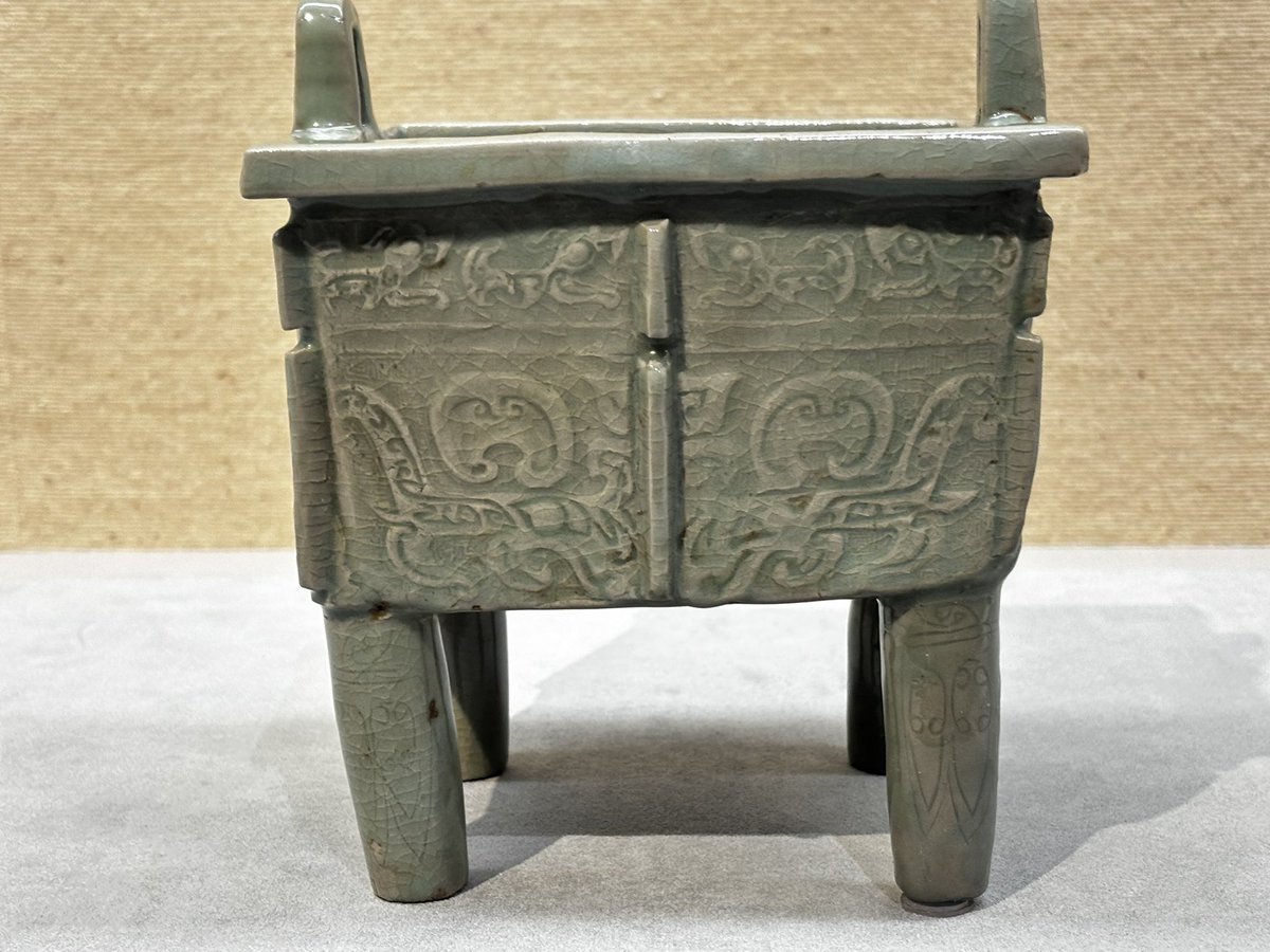 トーハク「韓国美術の玉手箱」② 饕餮文様の青磁香炉。青銅じゃない