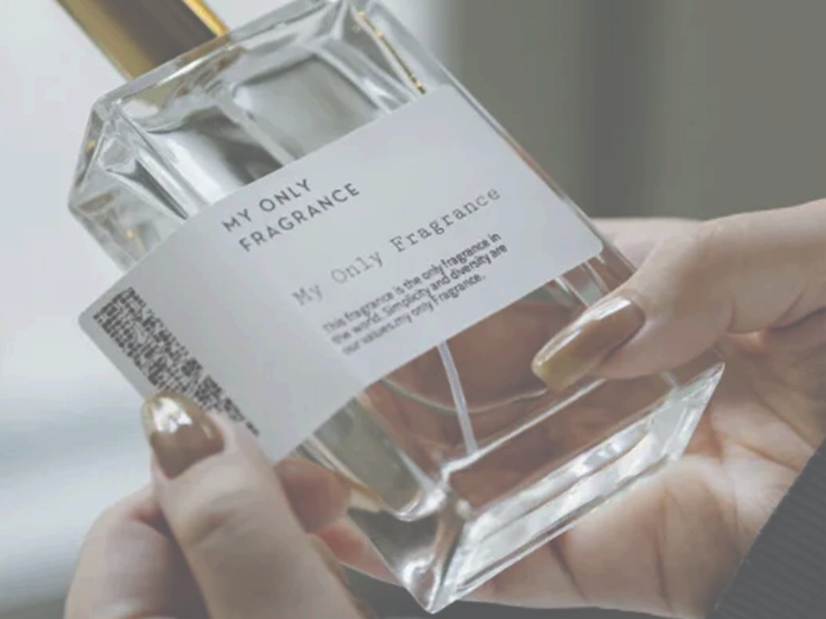 京都発のオーダーメイド #フレグランス 専門店「MY ONLY FRAGRANCE」。好きな香りを数十種類から選びその場で調合。アドバイザーと相談しながら“私だけの #香り”をつくる体験型ショップ。最後は自分で名前を付け、#オリジナルラベル を貼って、世界にひとつの香水が完成する。
myonlyfragrance.com