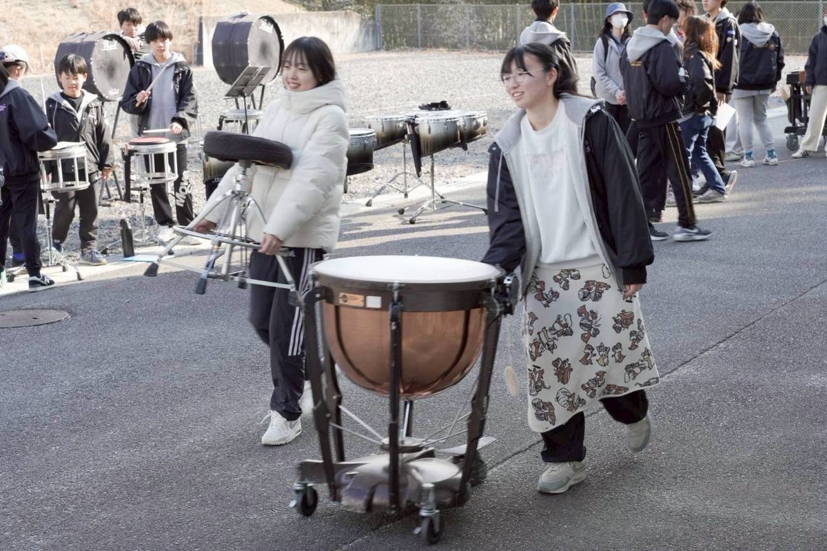 今日は、来週3/1にあるイベントに向けてパレード練習と定期演奏会に向けた練習をしました🎶🎎
本番まで残り1ヶ月しか残されていませんが
イリュージョン号はギアを上げて急加速中です💨💨💨

#豊田
#マーチング
#定期演奏会
#TRAIN
#The Illusion Magic2026