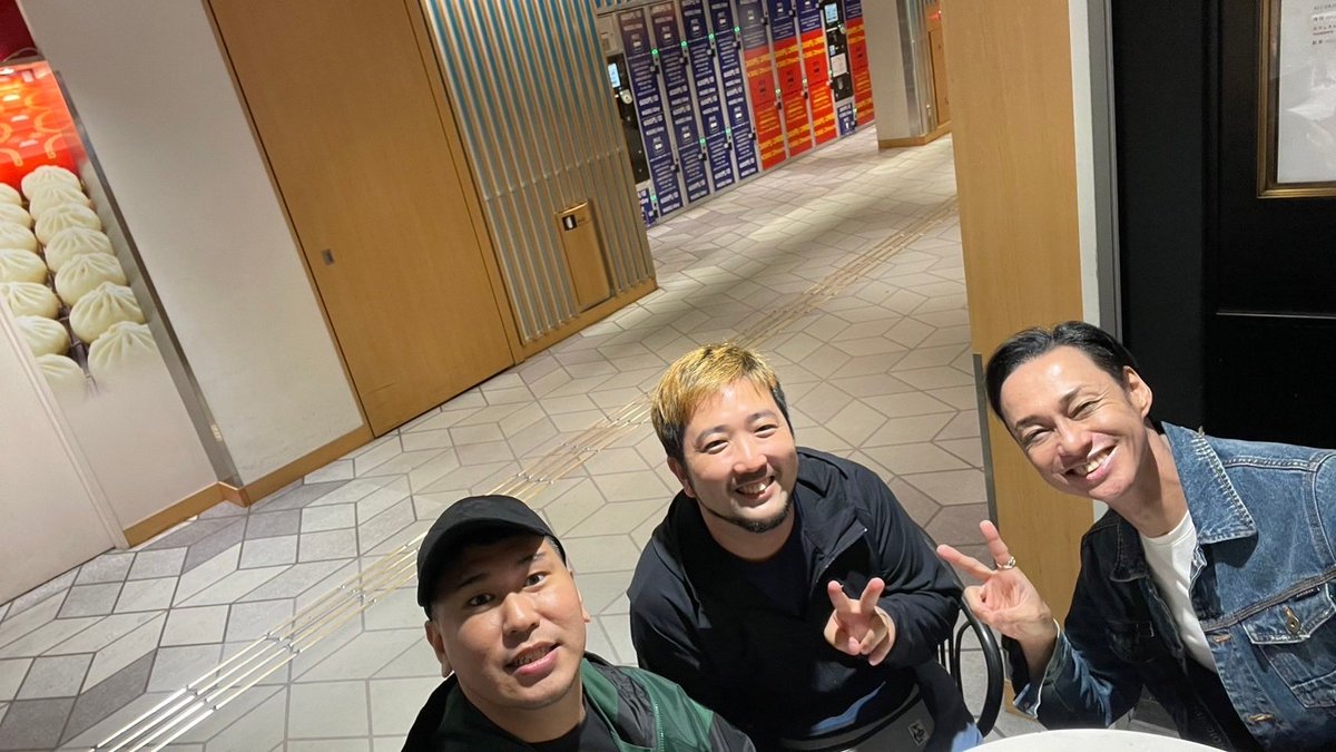 Hunterboss_0603's tweet photo. 💝2月22日(日)HUNTER💝
この後➡️➡️22時OPEN‼️です⭐️⭐️
今宵はBOSS😎🌈🌈
　　　コシロウ🐿️🌵🌵
　　　リョウ🤠🌺🌺
2月が誕生日の2人⤴︎⤴︎乾杯🥂してあげてねん😉👏👏お待ちしてまーす💕
スタッフさん大募集中‼️0663123277☎️ https://t.co/VRwI3efkq7
