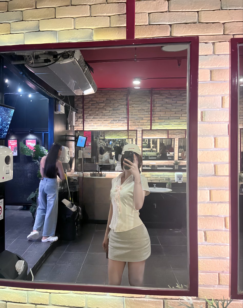 Conne Conne tweet media