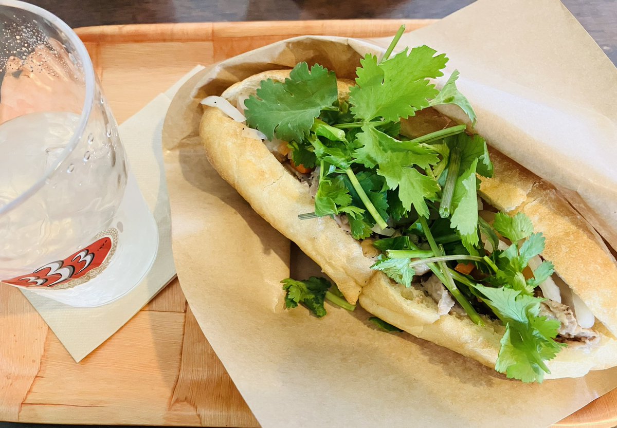 赤い車 Official tweet media