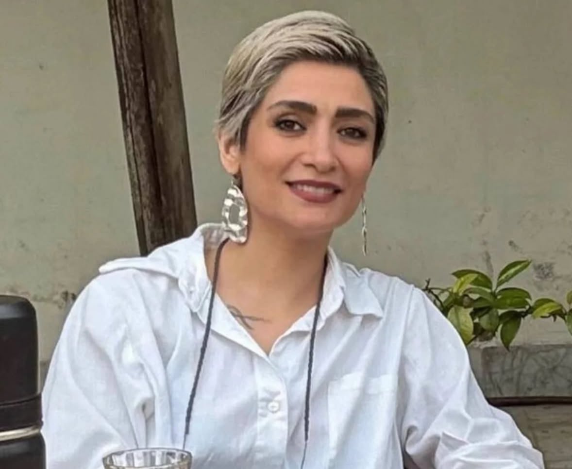 ArminText98979's tweet image. #سپیده_چراغی (مرضیه) نیمه‌شب ۲۵ بهمن در منزل توسط نیروهای ناشناس بازداشت شد و تاکنون اطلاعی از دلیل بازداشت و محل نگهداری او در دست نیست. او خواهر علی چراغی است که پیش‌تر نیمه‌شب ۸ بهمن بازداشت و اکنون در زندان زندان فشافویه در انتظار دادگاه است.
#IranMassacre