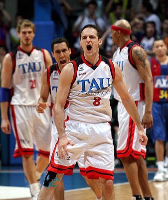 arberaskoldo's tweet photo. Izan ginelako izango gara, aplasta @Baskonia 👊🏽🔵🔴 https://t.co/VvJ6p1N1NY