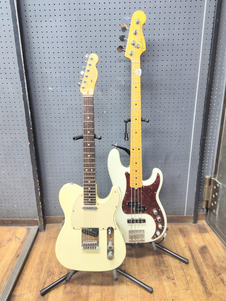 clamato244's tweet photo. 昨日もビシッと弾きましたよ٩(๑´3`๑)۶🎸
#Fender #Telecaster #PrecisionBass #Guitar #Bassguitar #MissingPeace https://t.co/8ZUKRXkdT1