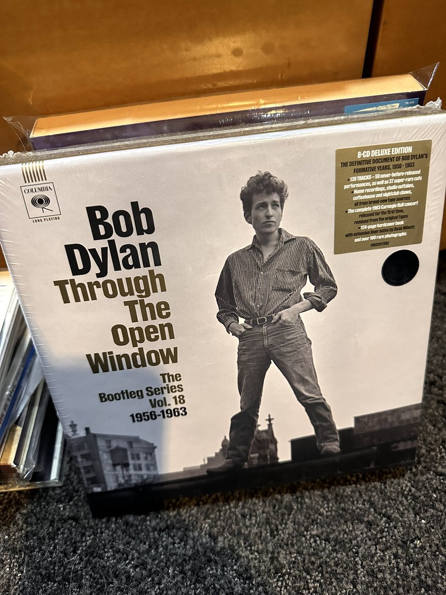 cocotaiso's tweet photo. 6時まで🎵
#BobDylan 
#ThroughTheOpenWindow 
#TheBootlegSeriesVol18
#1956-1963
#8CD https://t.co/wPDi9sDniy