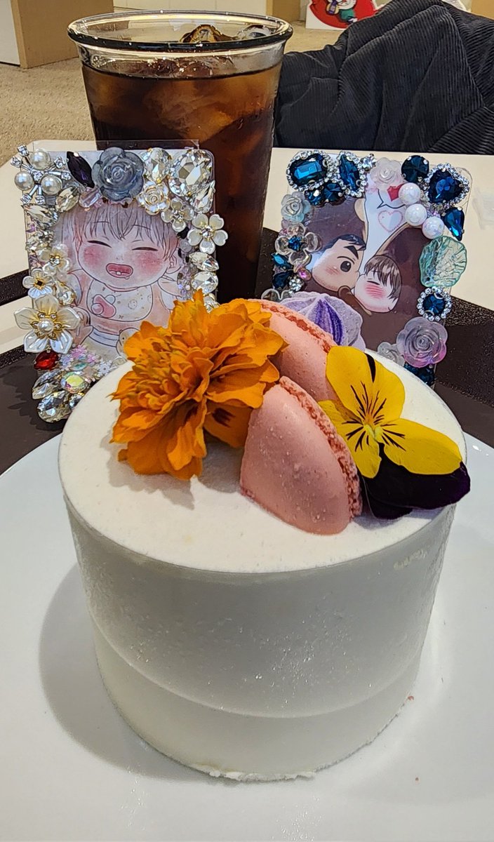 혼자서도 잘퍼먹어요 tweet media