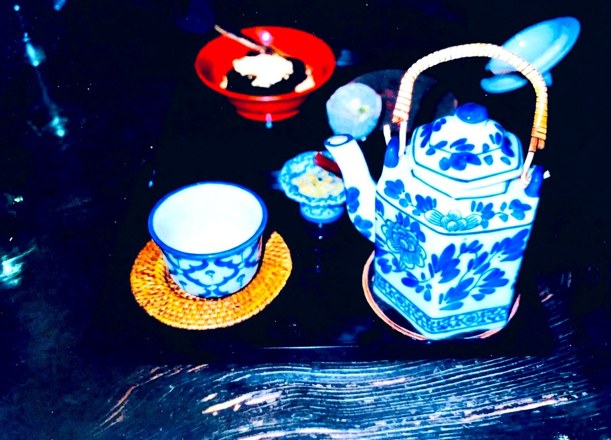 たまの息抜きに、友人と飲茶。 良いお茶器で淹れたお茶は、やっぱり