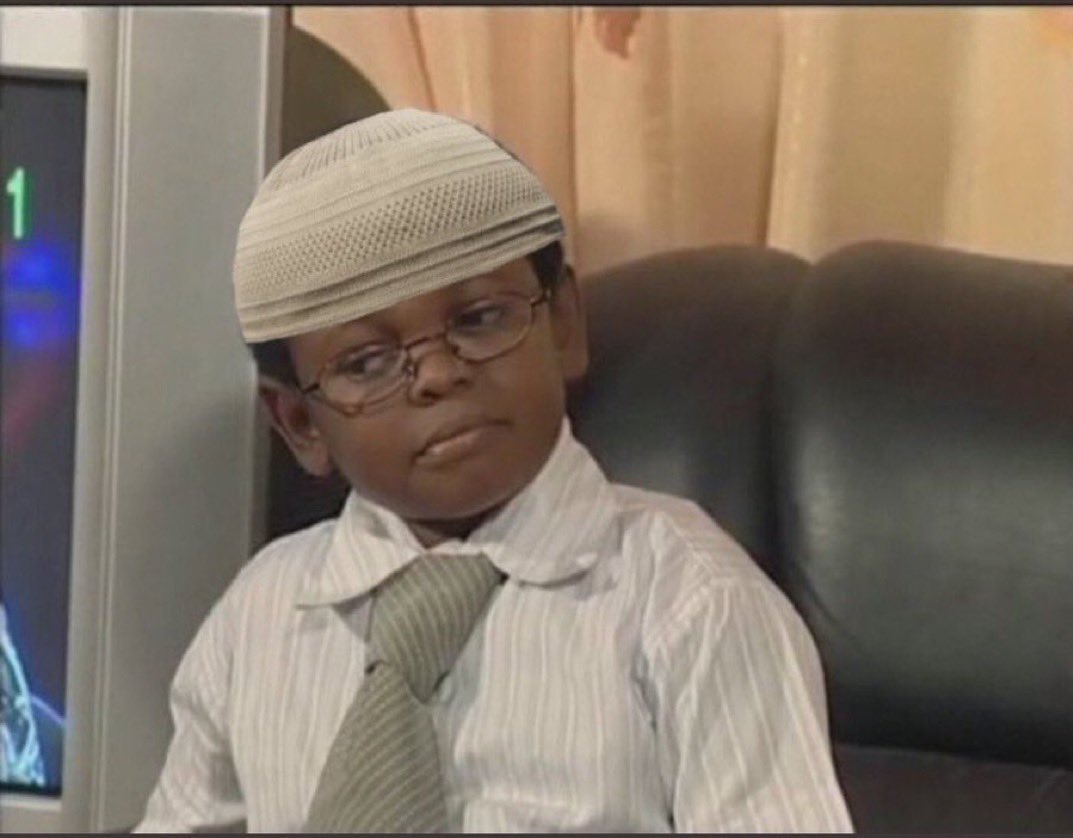 After I hear say premium blue tick matters, 
he just dey do me make I buy blue tick🤣but as my verified followers never reach 500 not to talk of the 5m impression, 
Sha no be say I just wan waste money be that so😂 
Abeg make una follow me IFB asap😎let's help each other grow🪴