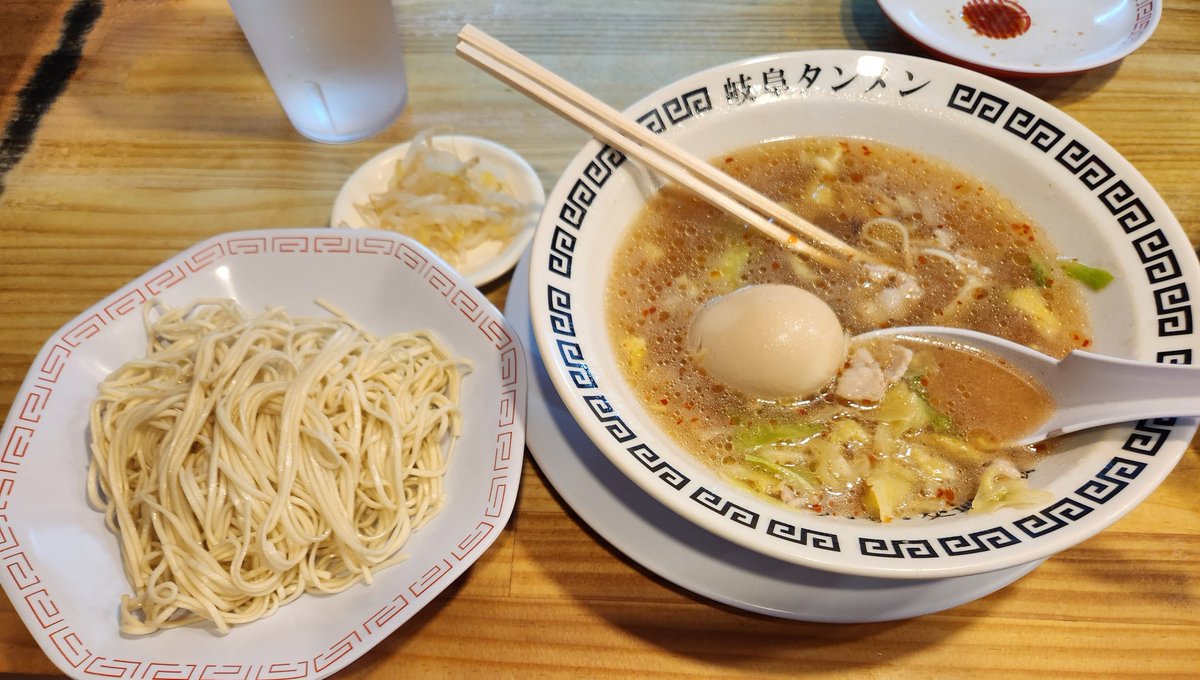 Gu_cciy_'s tweet photo. 岐阜タンメン～🍜
美味しすぎて替え玉いってしまった…😋😋
今回は2辛に挑戦💪

#imase さん https://t.co/jffUPvPg6o