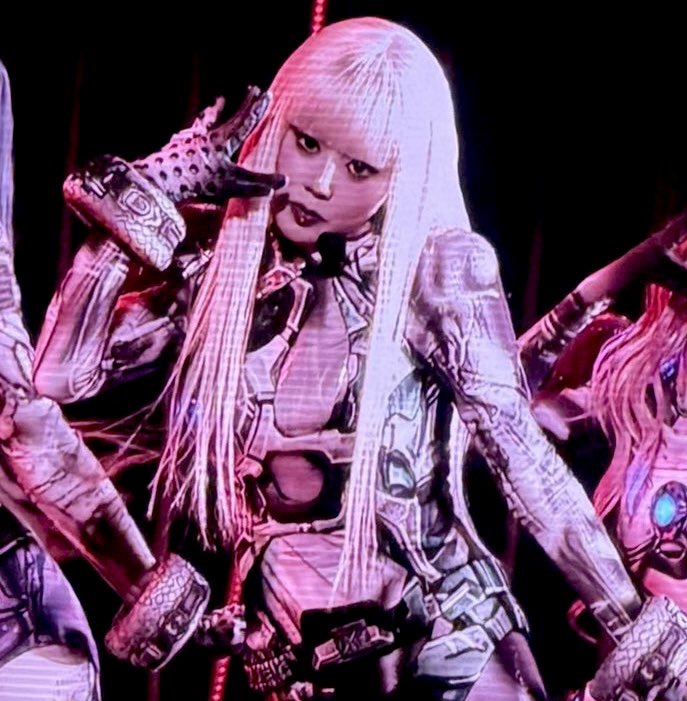 XG member Hinata is a beauty in blonde for day two of XG World