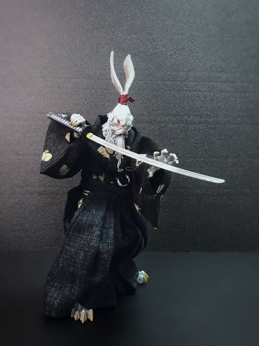 fleiyu's tweet photo. 腰を落とした構えというとつい牙突っぽいことさせがち→
ビリヤードっぽいポーズだなと思って撮った写真
#MaestroUnion #Furayplanet https://t.co/n0DkgJOy8S
