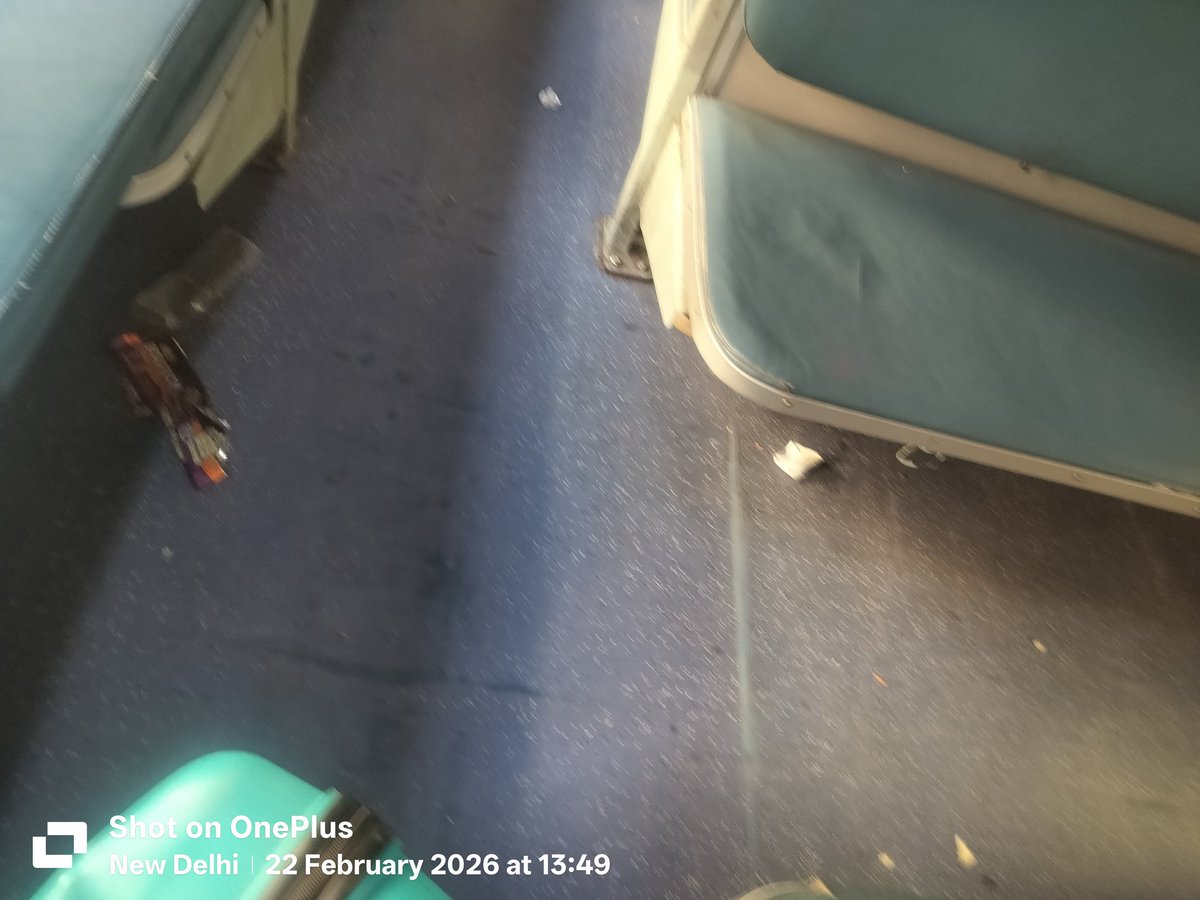 singh93799's tweet photo. Cleaning is pending in 14731 , Coach SE1. The coach is getting smell . TRAIN IS STANDING AT DELHI RAILWAY STATION.

@DRMDELHIDIVN @RailwaySeva @RailMinIndia @NorthenRailway https://t.co/wdQFljF5L7