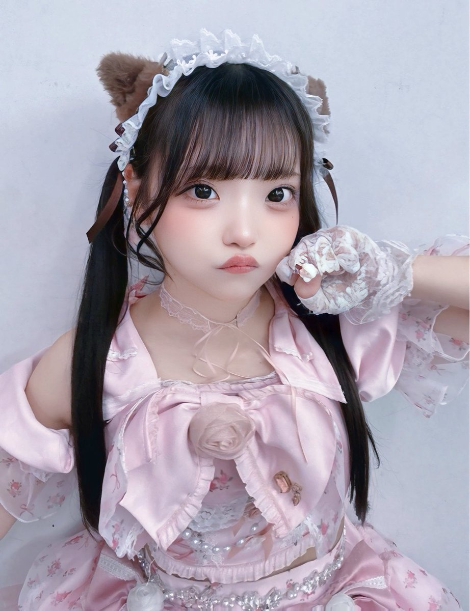 おはぴ🐰🍬 今日は朝から過去衣装で単独ライブと夕方にZeppなんばで