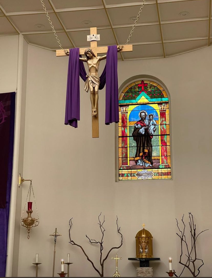 Agatie7's tweet photo. Tweeting from Uganda Martyrs church ⛪️ where are you ignoring this tweet from??🌚 https://t.co/EMuorSgmxq