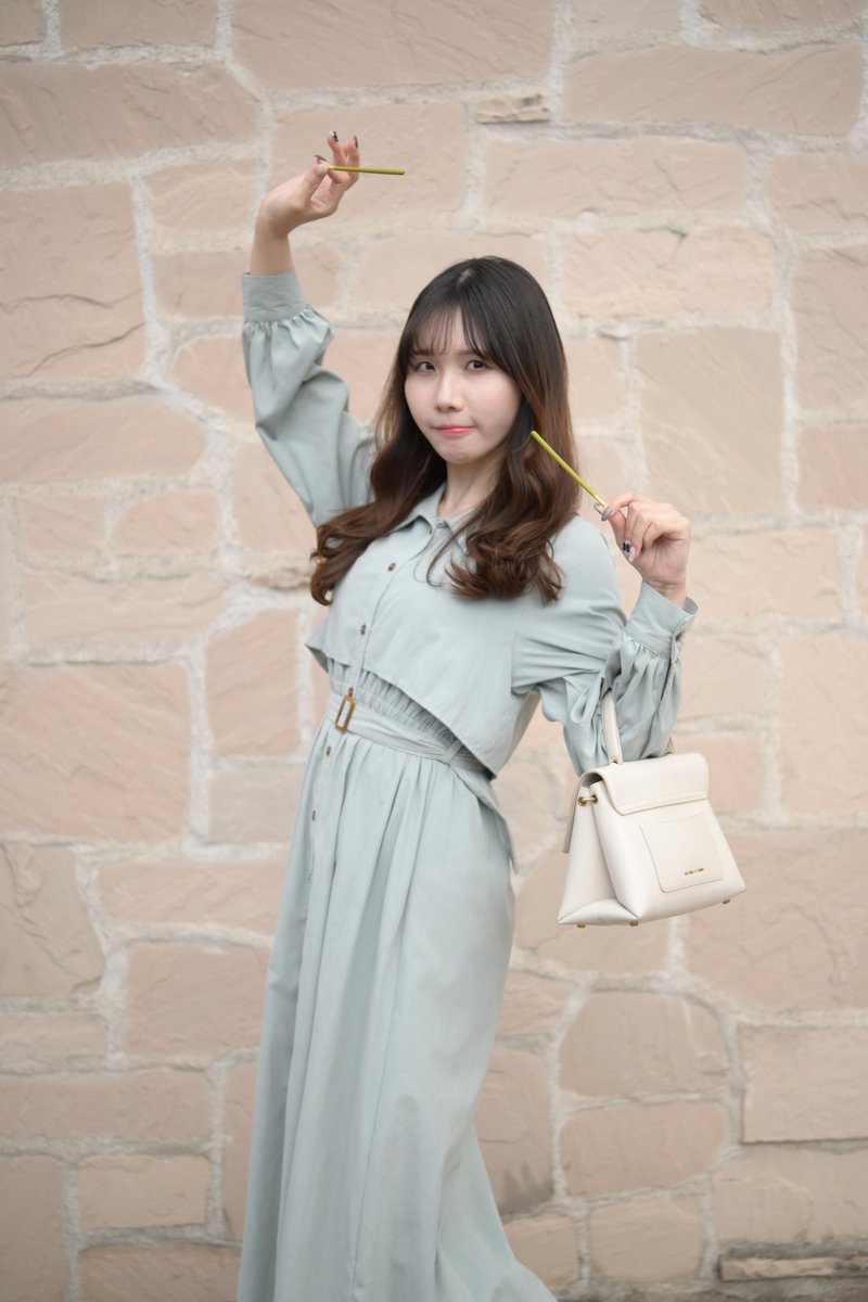 本日の撮って出し(速報)
撮影ウォーミングアップにポッキーダンスをやってもらいました☺(淡い緑色の服と抹茶ポッキーが偶然の一致)

2026/2/22  mer撮影会
場所　　フラリエ
モデル　茉衣さん<a href="/___mai03/">茉衣</a>