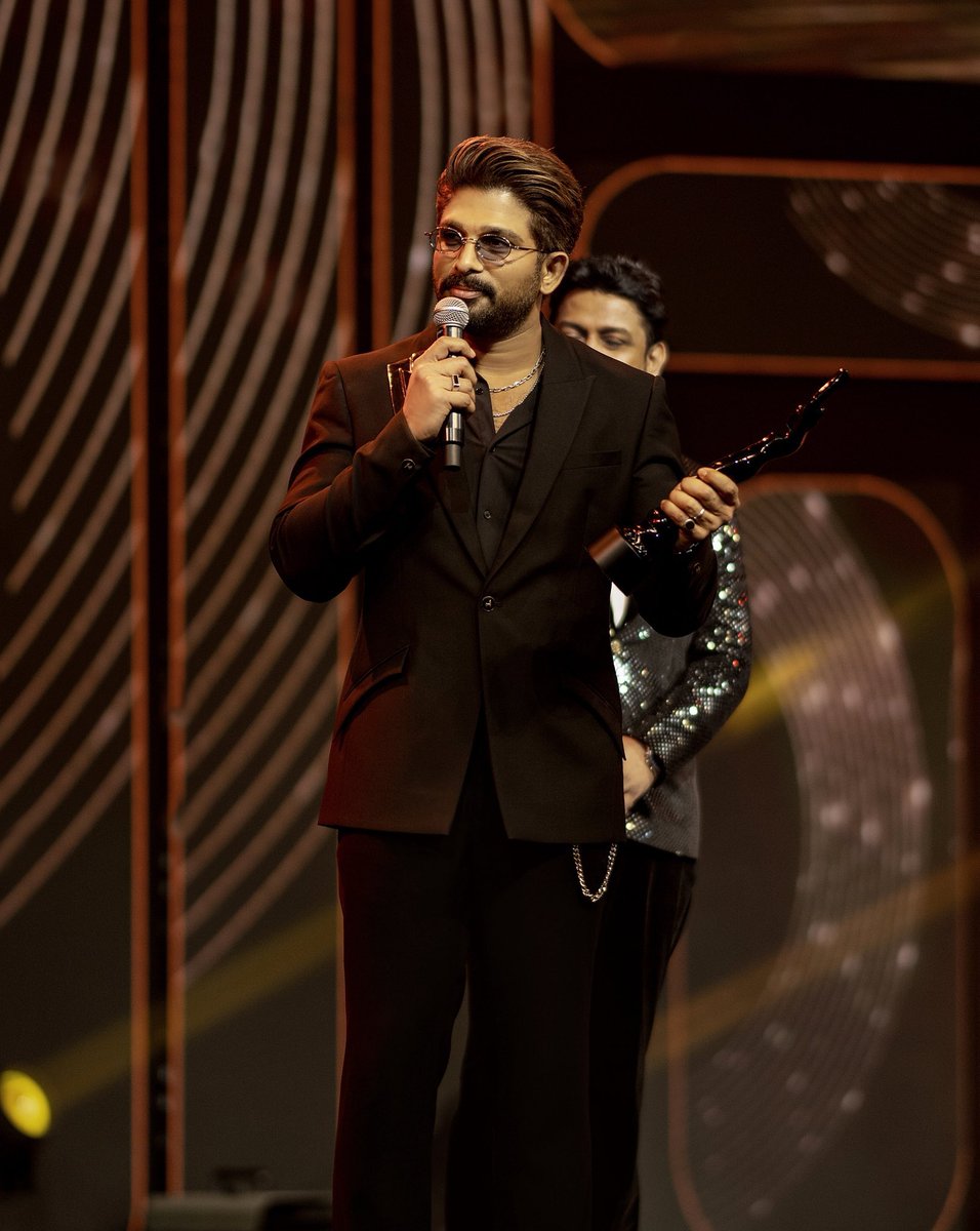 FridayEnt's tweet photo. #FilmfareAward 2026! #AlluArjun𓃵 #Mamooty #SaiPallavi 🎖️ https://t.co/bxWG2GNt7U
