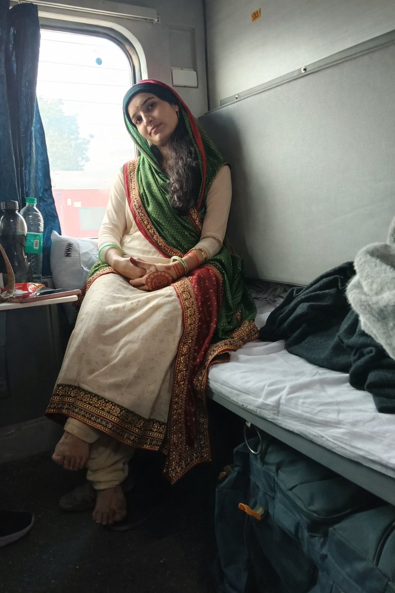 Hello दोस्तो.. 👋
      मेरी खाटूश्याम जाने की यात्रा शुरू हो गयी हैं जी.. बताओ कोनसी दुआ मांगू आपके लिए जो मेरी पोस्ट पर आते हैं और बढ़िया सा reply देते हैं.... 😂😂👍
हारे का सहारा.. बाबा श्याम हमारा 🙏
#खाटूश्यामजी