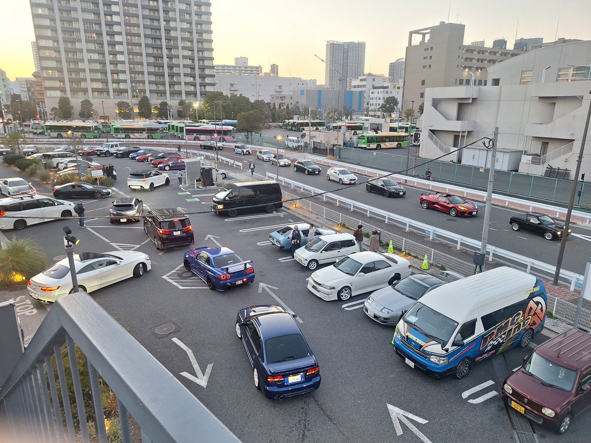 カッコ良い車が沢山😊 #APIT東雲