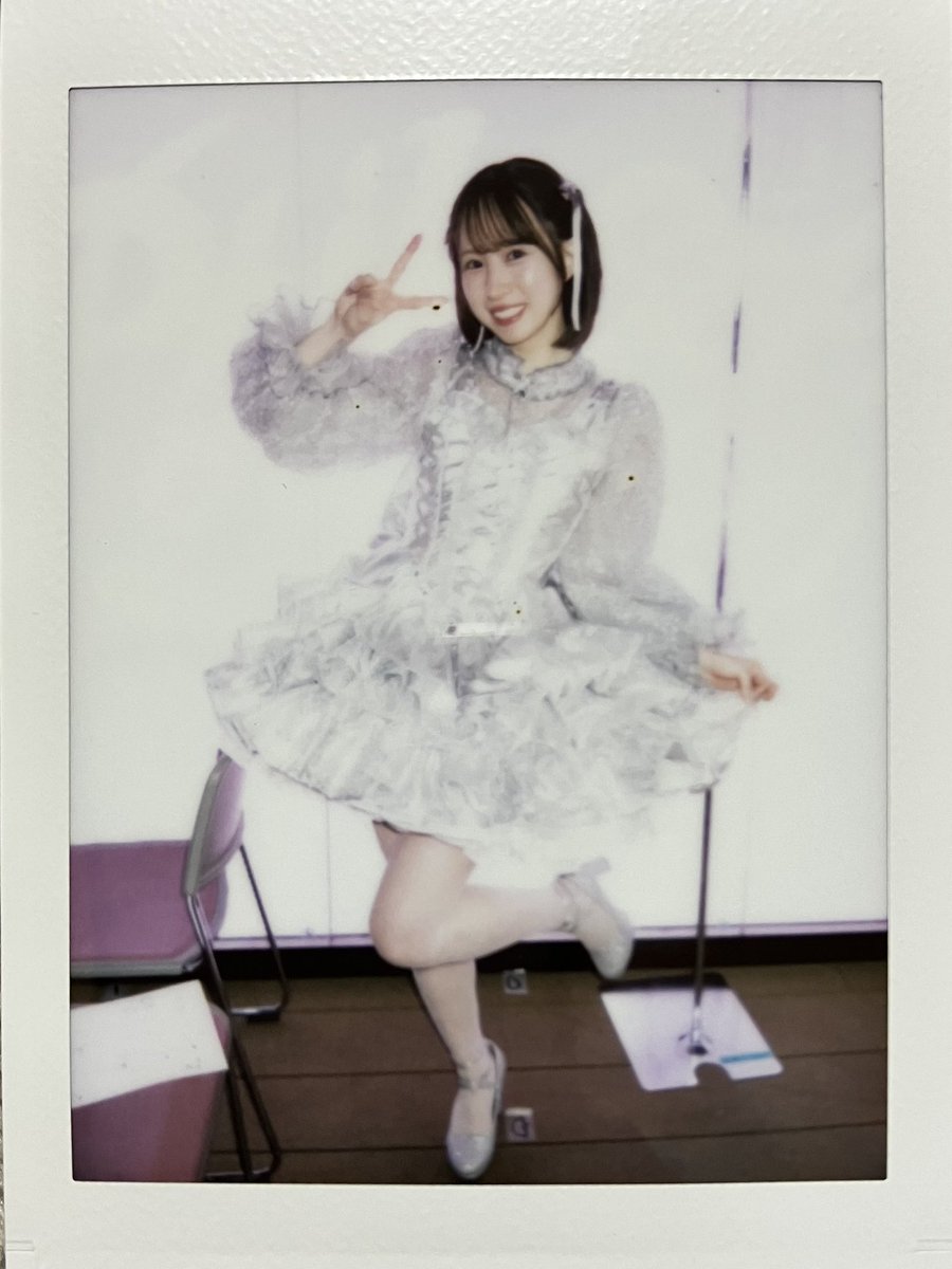 フィロソフィーのダンス　佐藤まりあ　チェキ　写真　チェキ入れ　サイン付きあり 頭から爪先まで美しくて全身お願いしたら椅子も衝立も写り込んだあんぬ