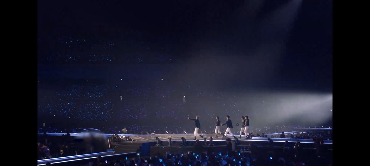 soobiwuv's tweet photo. nangis sweet mirage tuh beneran konser txt yang paling cantik BENERAN CANTIK DAN SEMAGICAL ITU😭🤍 kayak berasa lagi di negeri dongeng...

btw act sweet mirage finale ini pertama kalinya txt konser di gocheok sky dome🥺🤍 https://t.co/vc73pFvomw