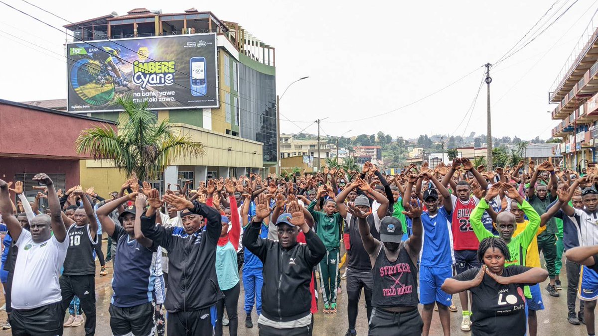 Nyuma ya #Siporo rusange #CarFreeDay Umuyobozi w’Akarere yongeye kwibutsa ko mu Akarere kazakira agace k’isiganwa ry’amagare, #TourduRwanda2026 kuwa 24/02/2026 abasaba kuzitabira ibirori ku mpande z’imihanda bubahiriza amabwiriza y’inzego z’umutekano wo mu muhanda.