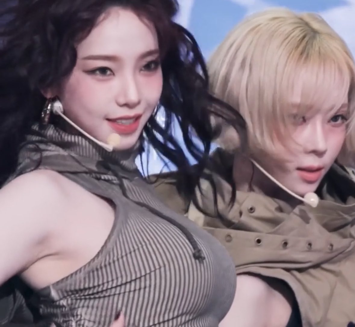 ingleClint10G22's tweet image. 全持ちカリナ様、、、、